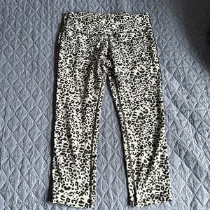Nike dry fit cropped leopard print leggings